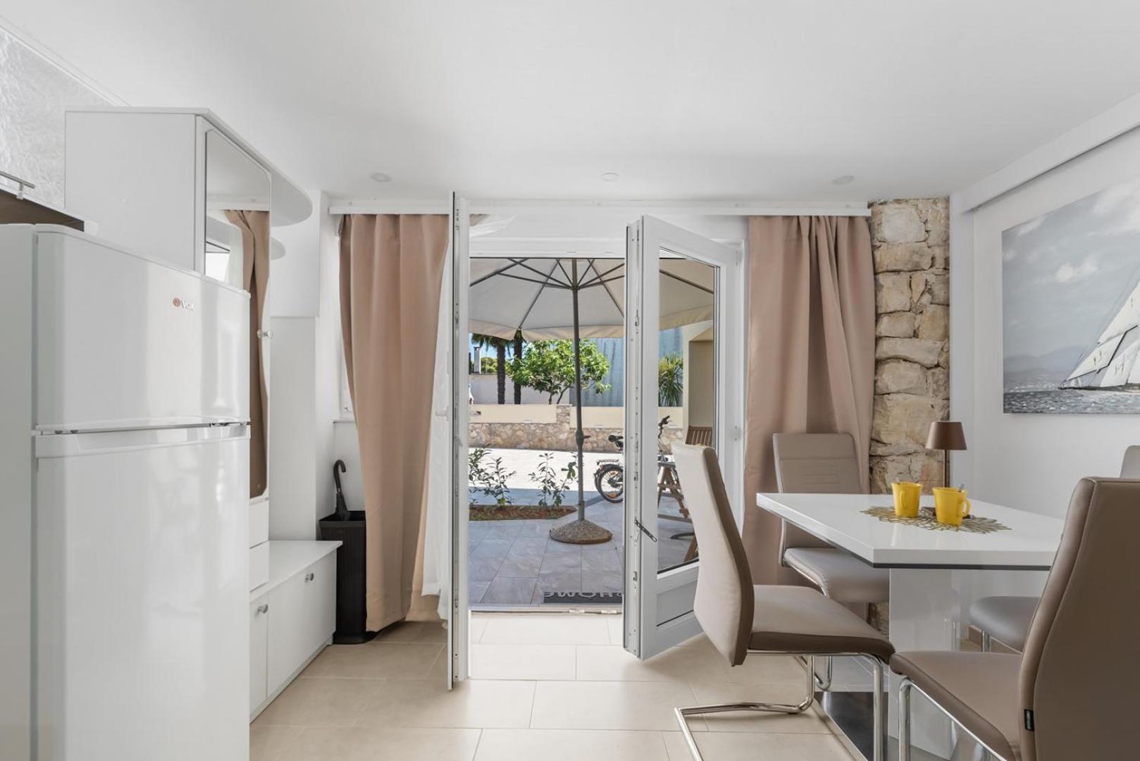 App Sandro With Common Pool Poreč Chambre photo