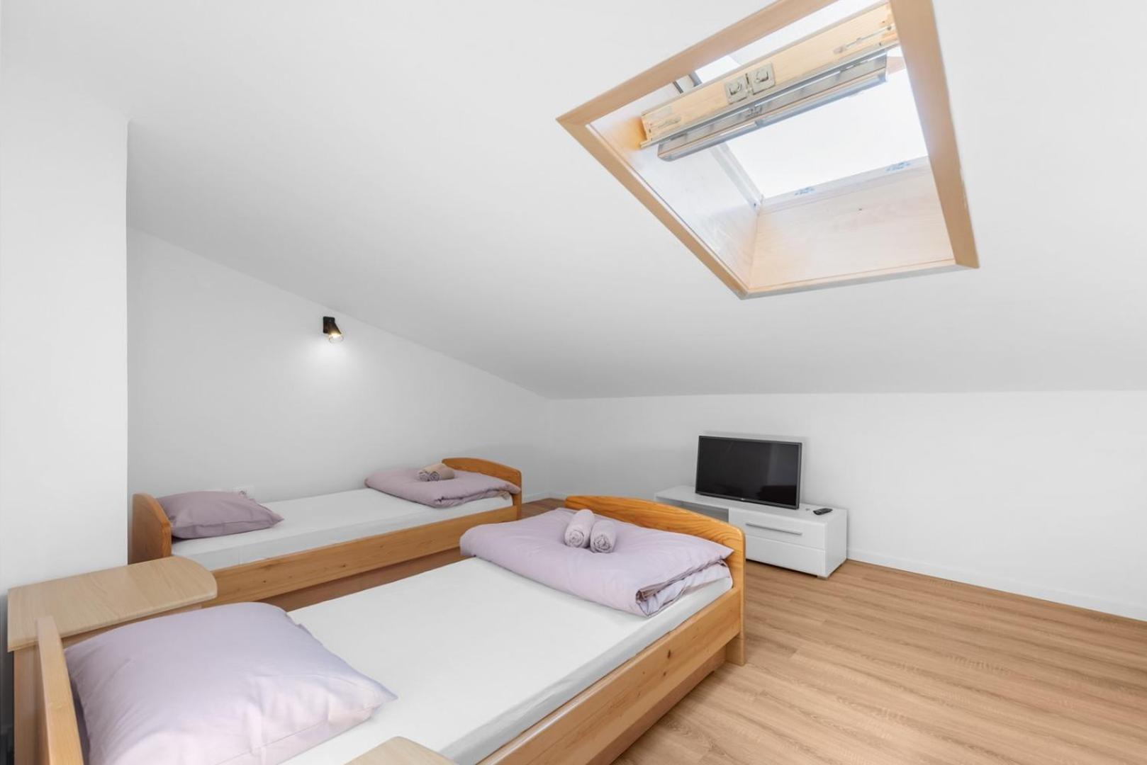 App Sandro With Common Pool Poreč Chambre photo